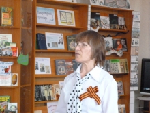 Каратанова Мария Дмитриевна читает стихи о войне.